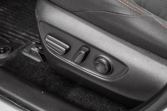 Toyota RAV4 Plug-in Hybrid 13 of 25