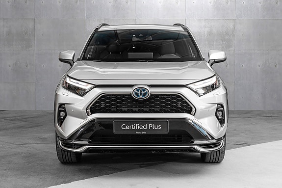 Toyota RAV4 Plug-in Hybrid 8 of 25