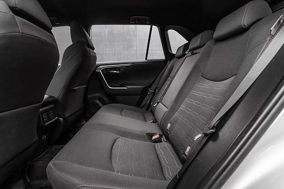 Toyota RAV4 Plug-in Hybrid 14 of 25