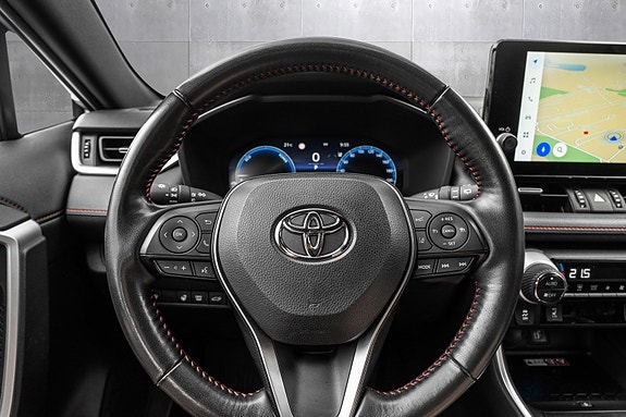 Toyota RAV4 Plug-in Hybrid 16 of 25