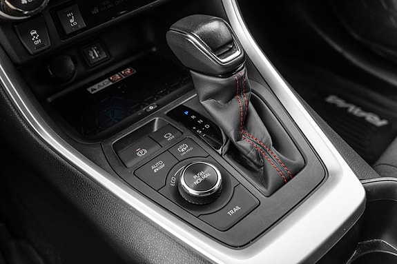 Toyota RAV4 Plug-in Hybrid 12 of 25