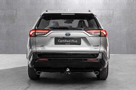 Toyota RAV4 Plug-in Hybrid 4 of 25