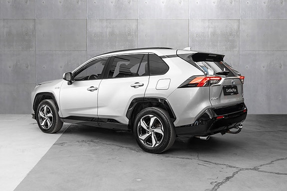 Toyota RAV4 Plug-in Hybrid 3 of 25