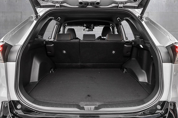 Toyota RAV4 Plug-in Hybrid 22 of 25