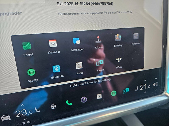 Tesla Model X 17 of 23