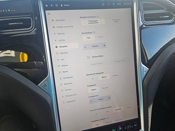 Tesla Model X 13 of 23