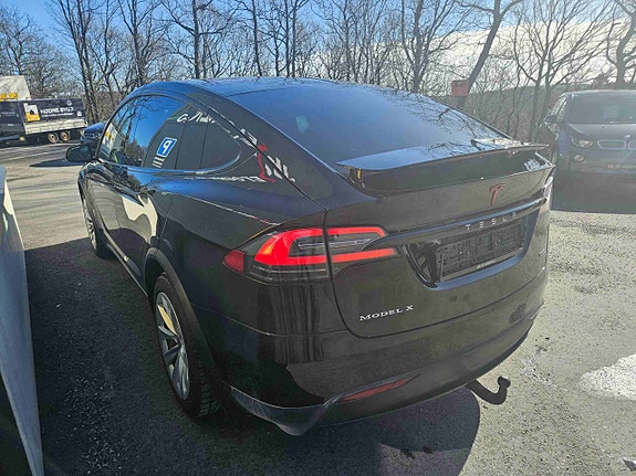 Tesla Model X 6 of 23