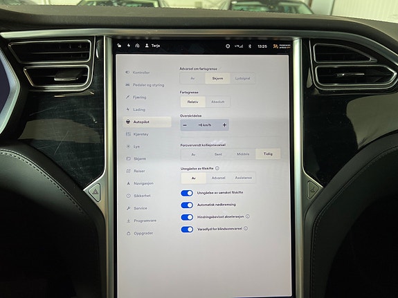 Tesla Model X 19 of 30