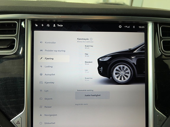 Tesla Model X 18 of 30