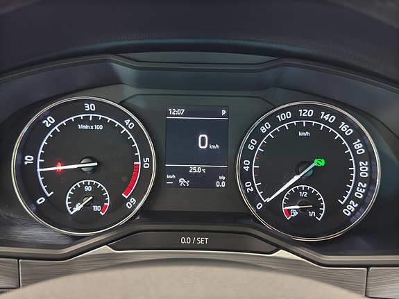 Skoda Superb 26 of 30