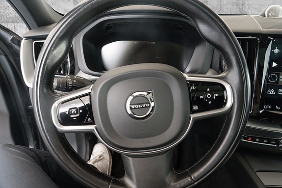 Volvo XC60 17 of 30