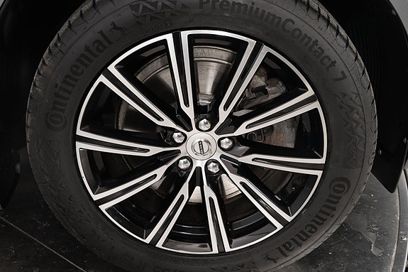 Volvo XC60 10 of 30