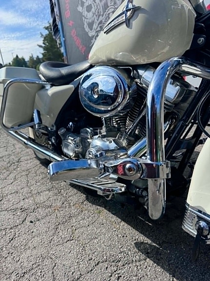 Harley-Davidson Road king Police 7 of 15