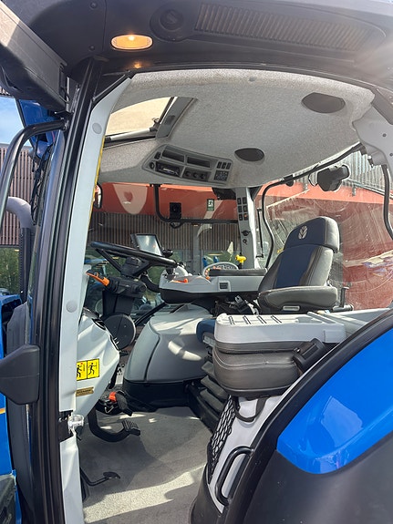 Bilde 21 av New Holland T5.140 AutoCommand