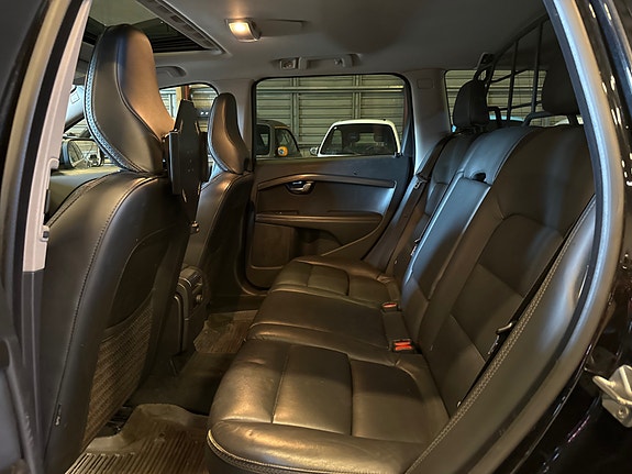 Volvo XC70 25 of 30
