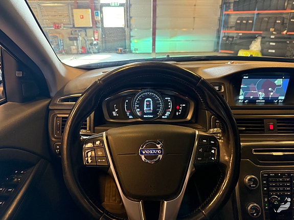 Volvo XC70 12 of 30