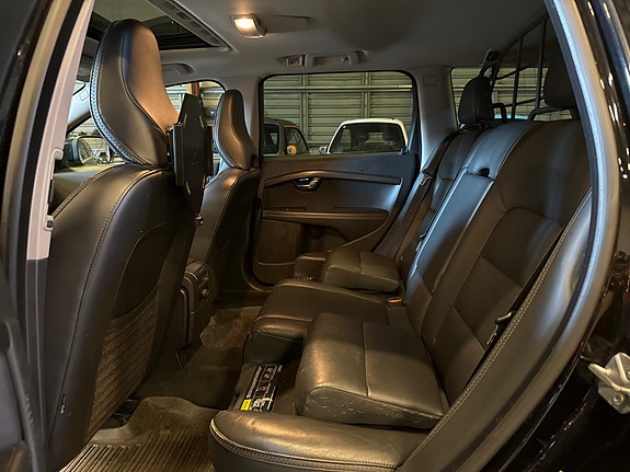 Volvo XC70 23 of 30