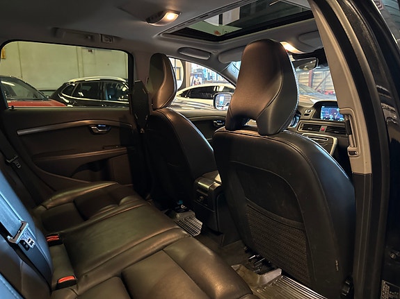 Volvo XC70 28 of 30