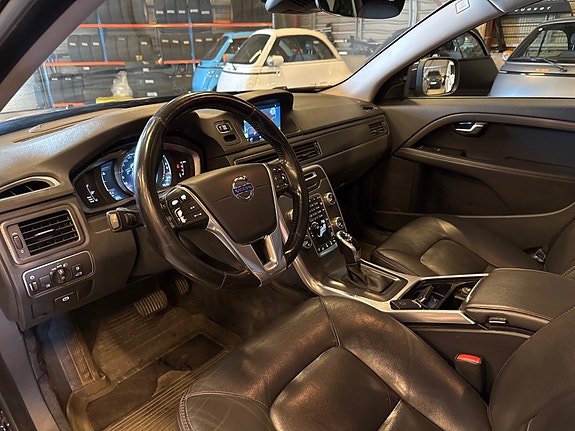 Volvo XC70 22 of 30