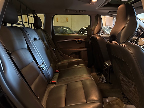 Volvo XC70 27 of 30