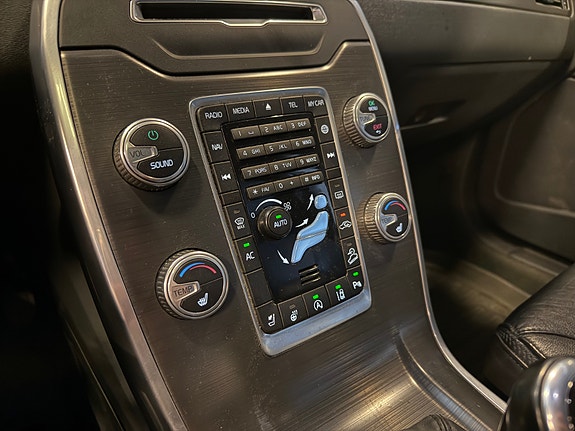 Volvo XC70 16 of 30