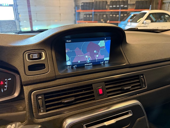 Volvo XC70 14 of 30