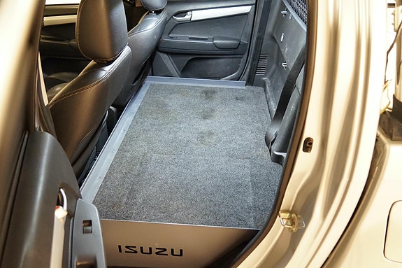 Isuzu D-max 10 of 28