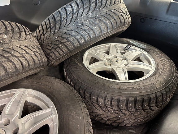 Toyota Land Cruiser 12 of 21