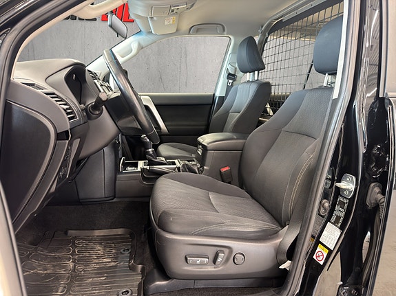 Toyota Land Cruiser 11 of 21