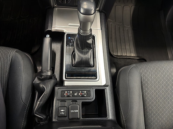 Toyota Land Cruiser 13 of 21