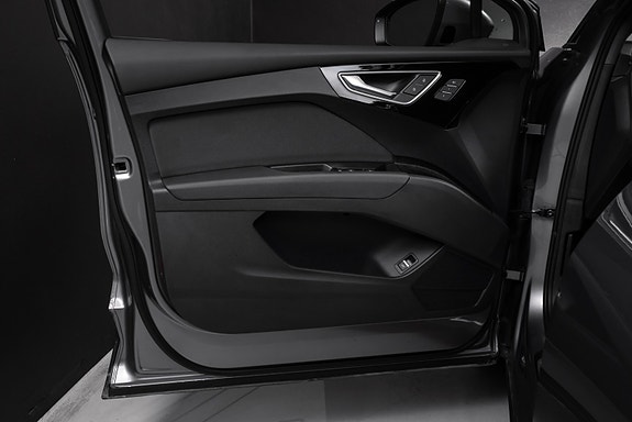 Audi Q4 e-tron 26 of 30