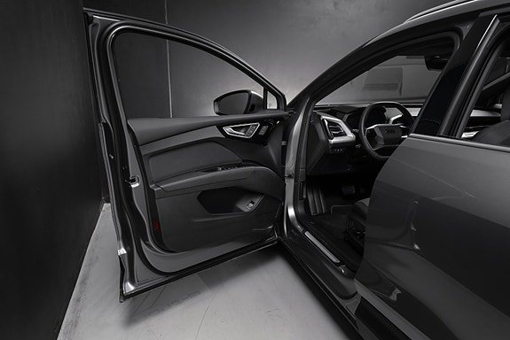 Audi Q4 e-tron 25 of 30