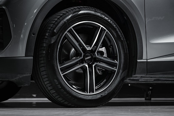 Audi Q4 e-tron 3 of 30