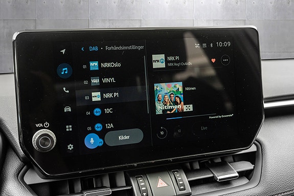 Toyota RAV4 Plug-in Hybrid 20 of 25