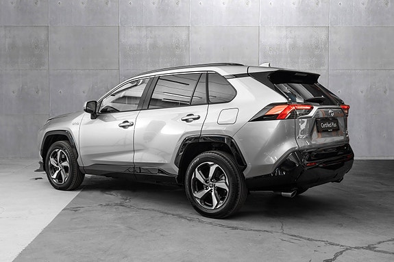 Toyota RAV4 Plug-in Hybrid 3 of 25