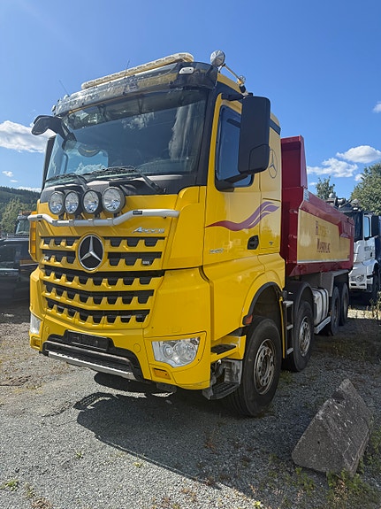 Mercedes-Benz Arocs 3263 2 of 2
