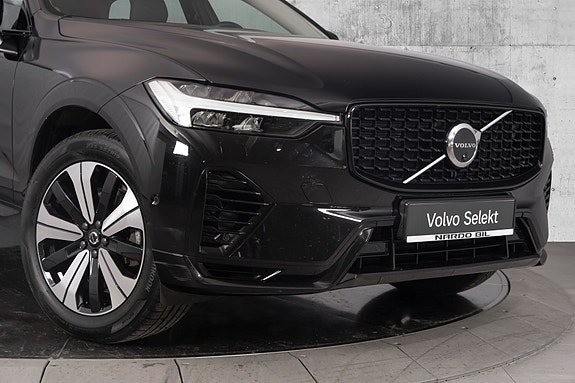 Volvo XC60 2 of 30