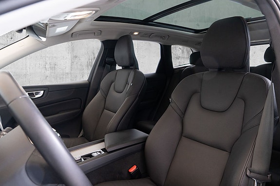 Volvo XC60 17 of 30