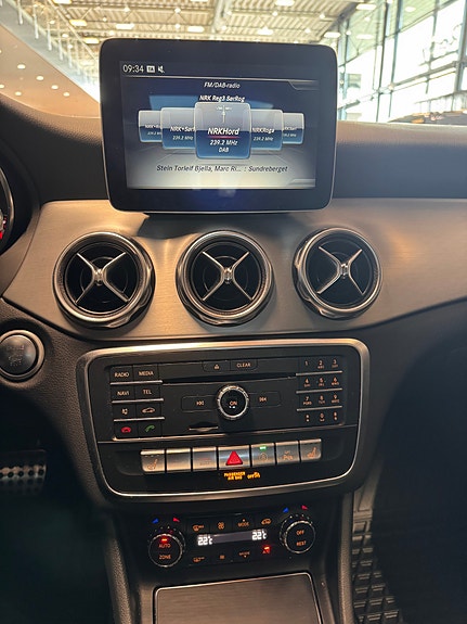 Mercedes-Benz gla 10 of 22
