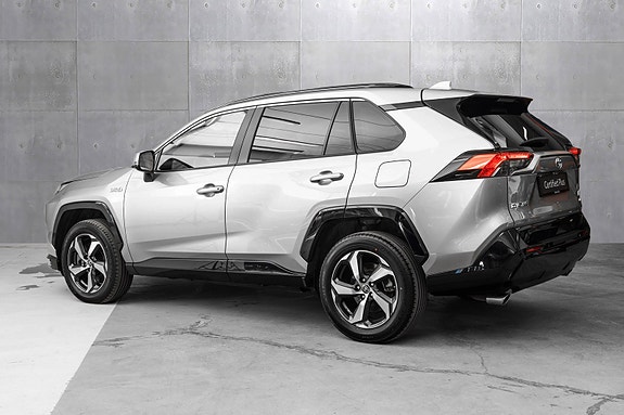 Toyota RAV4 Plug-in Hybrid 3 of 25