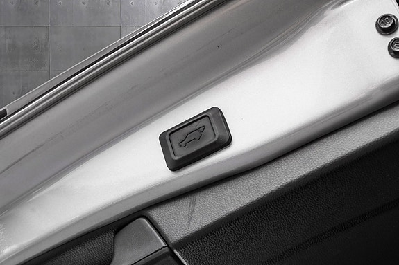 Toyota RAV4 Plug-in Hybrid 23 of 25
