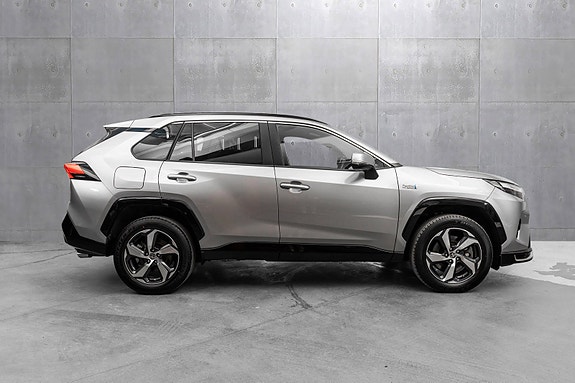 Toyota RAV4 Plug-in Hybrid 6 of 25