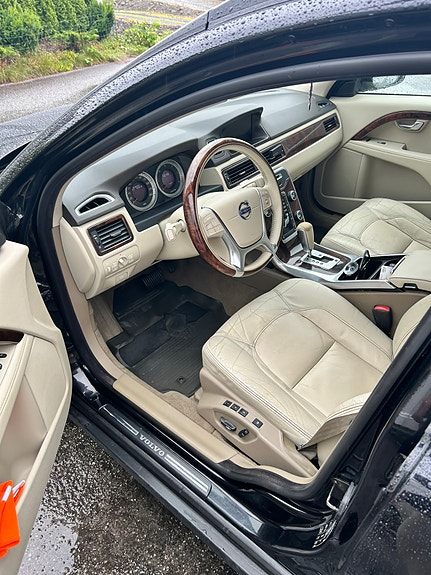 Volvo XC70 7 of 27