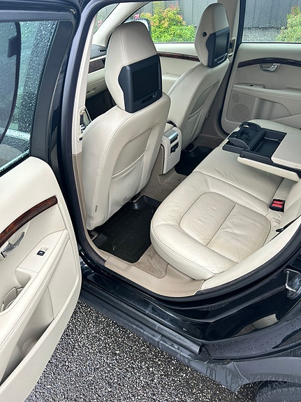 Volvo XC70 8 of 27