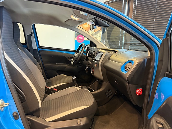 Toyota Aygo 10 of 12