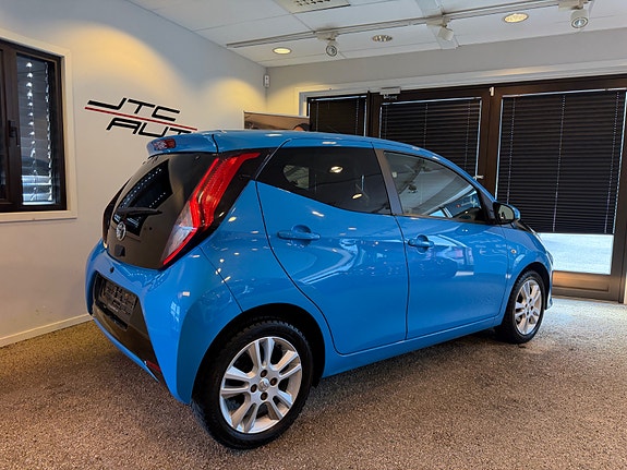 Toyota Aygo 6 of 12