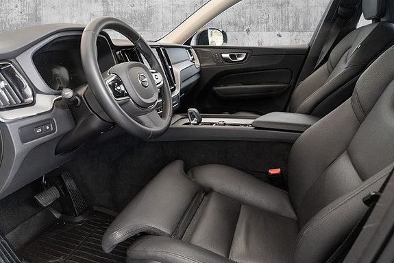 Volvo XC60 18 of 30