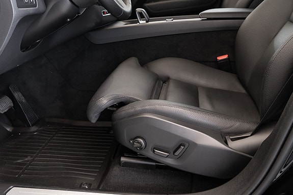 Volvo XC60 25 of 30