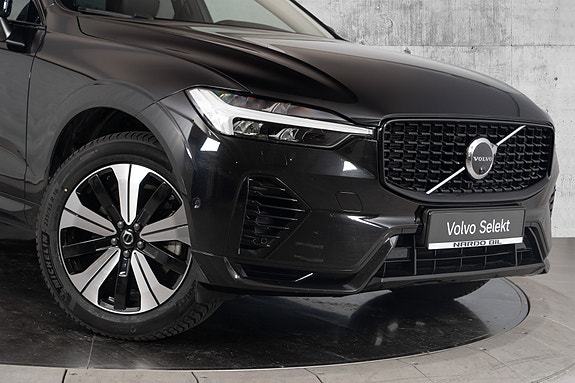 Volvo XC60 2 of 30