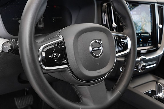 Volvo XC60 22 of 30